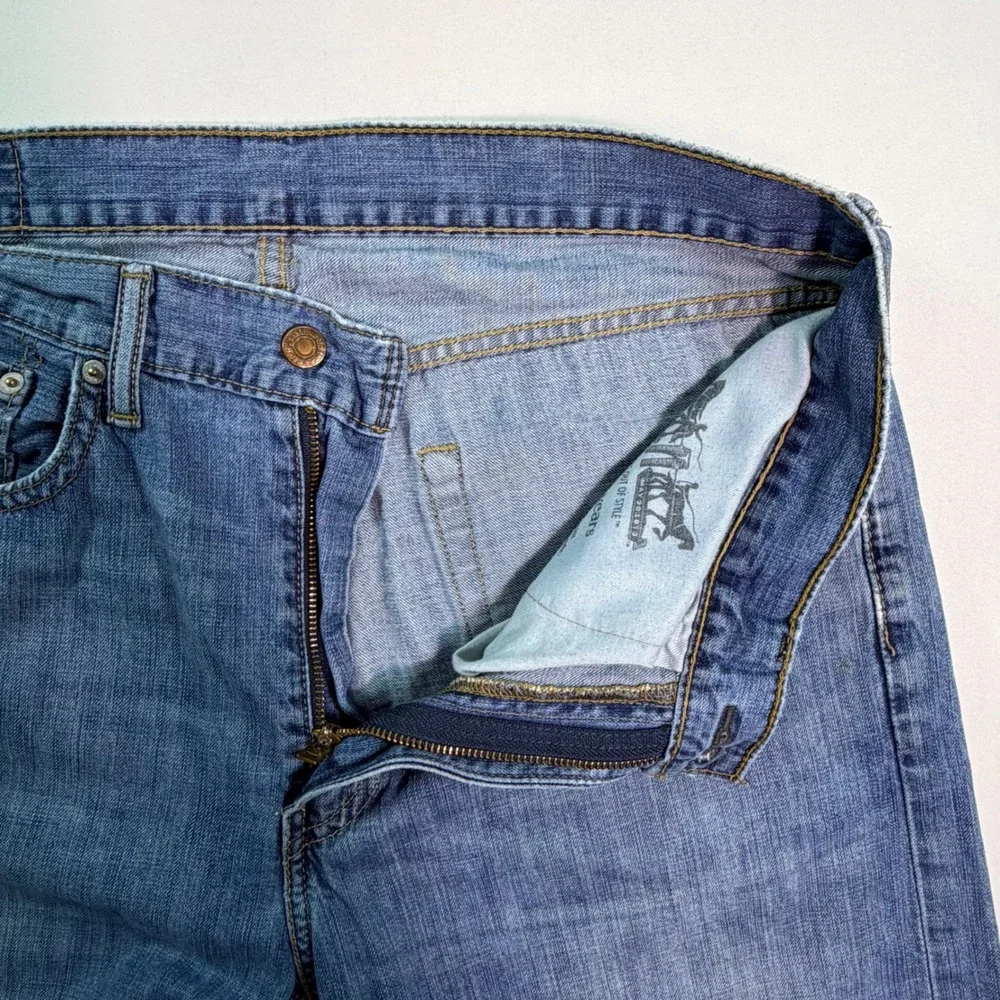 Levis 505 Regular‎ Fit Straight Leg Jeans Mens 34x30 Medium Wash Blue 00505-0236
